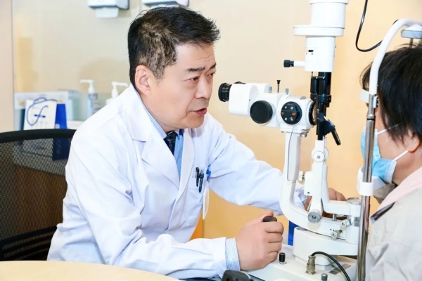 醫德醫風｜愛爾眼科馬勇：用醫術雕琢光明，以仁心傳遞溫暖